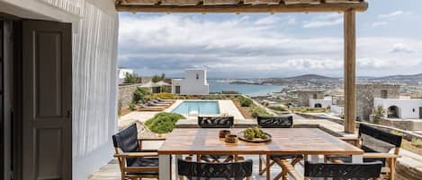 Villa | 3 soverom, safe på rommet, skrivebord og sengetøy