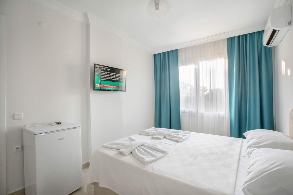 Studio, Garden View | 2 bedrooms, premium bedding, free WiFi, bed sheets