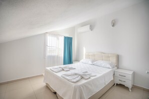 Penthouse, 2 chambres, vue mer | Literie de qualité supérieure, Wi-Fi gratuit, draps fournis