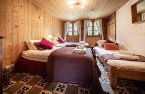 5 bedrooms, WiFi, bed sheets