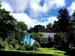 المنشأة من الخارج