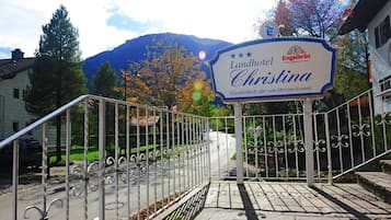 Entrada al alojamiento