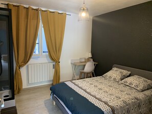 4 chambres, fer et planche à repasser, Wi-Fi