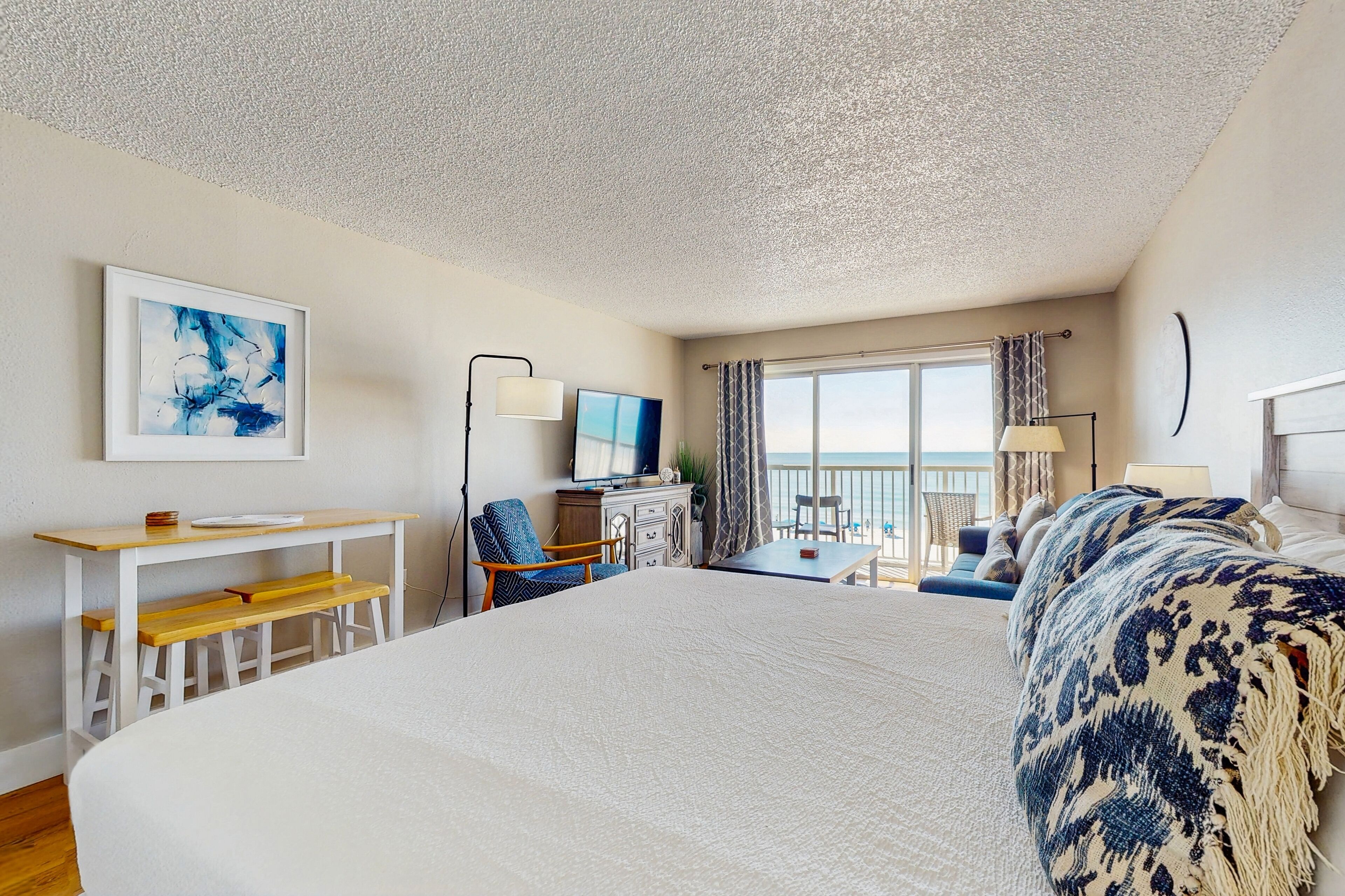 Iron/ironing board, WiFi, bed sheets, wheelchair access