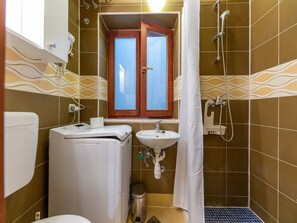 Estudio (Studio) | Baño | Ducha, artículos de higiene personal gratuitos y secador de pelo