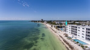 Unclassified image, 5 of 36, button - Million Dollar View updated 2bed/2bath beachfront condo with shared pool & stunning water views (Marathon)