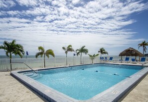 Unclassified image, 3 of 36, button - Million Dollar View updated 2bed/2bath beachfront condo with shared pool & stunning water views (Marathon)