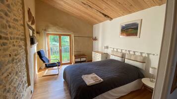 2 chambres, fer et planche à repasser, Wi-Fi gratuit, draps fournis