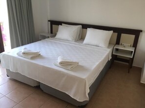 Individually furnished, desk, soundproofing, free WiFi