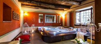 Villa Turri is a historic mansion near Lucca in the heart of Garfagnana.