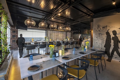 Colazione continentale, servita tutte le mattine (200 INR a persona)