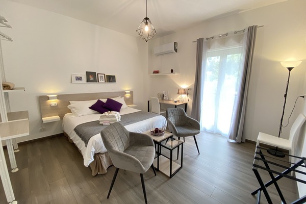 Superior Double Room | Desk, soundproofing, WiFi (free), individually decorated