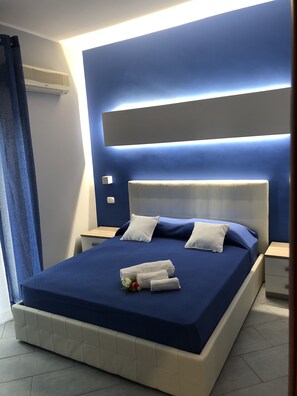 3 bedrooms, desk, iron/ironing board, WiFi
