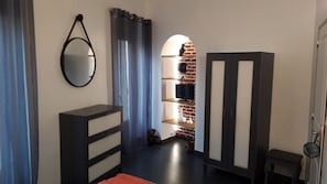 1 Schlafzimmer, BĂŒgeleisen/BĂŒgelbrett, Reisekinderbett, kostenloses WLAN