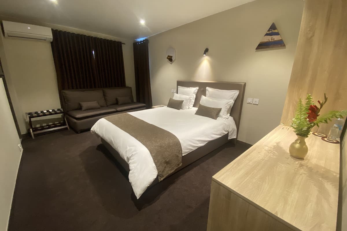 superior double room | minibar, laptop workspace, blackout curtains, soundproofing