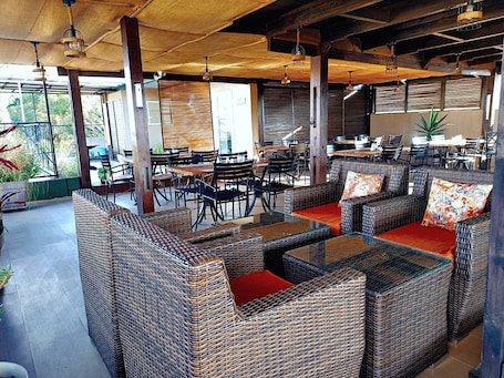 Terrace/patio. Fly Inn Madagascar Hotel