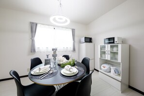 Dining - Longterm discount Free shuttle service Newly b / Minamitsuru-gun Yamanashi (Minamitsuru-gun)