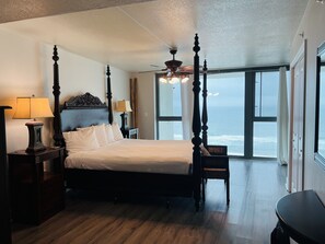 2 slaapkamers, een strijkplank/strijkijzer, internet, beddengoed