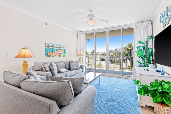 Televisión de pantalla plana y reproductor de DVD 