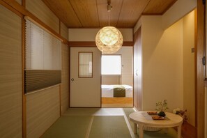 2 Schlafzimmer, Schreibtisch, Bügeleisen/Bügelbrett, kostenloses WLAN