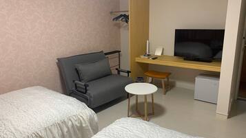 1 bedroom, desk, free WiFi, bed sheets