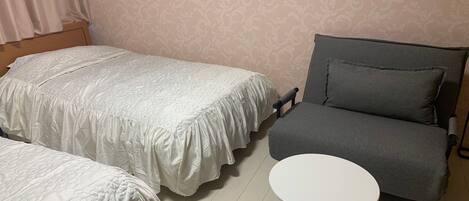 1 habitación, escritorio, wifi gratis y ropa de cama