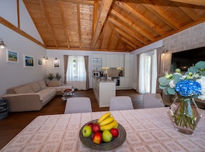 Biệt thự (Two-Bedroom Villa with Pool) | Phòng ăn