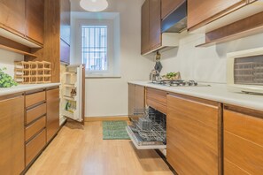 Fridge, microwave, dishwasher, coffee/tea maker