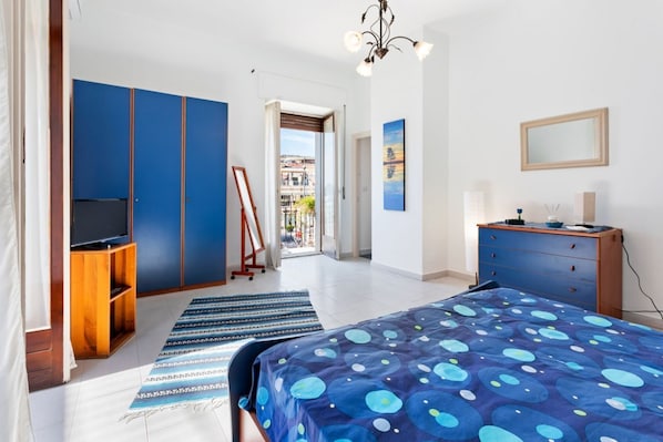 1 chambre, fer et planche Ă repasser, Wi-Fi, draps fournis