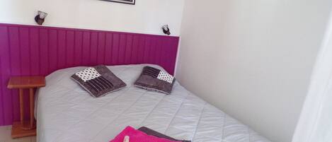 1 chambre, fer et planche à repasser, Wi-Fi gratuit