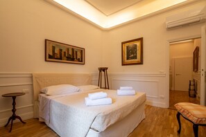 2 bedrooms, desk, iron/ironing board, WiFi - Casa Sole, an elegant apartment for rent in Florence by Mmega (Firenze)