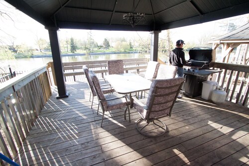 Beach1,com - Riverfront Cottage - #58