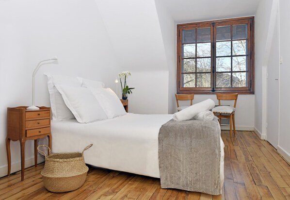 3 bedrooms, WiFi, bed sheets - La Grange de Jean - 3 bedrooms with garden 300m from Lake Annecy (Sévrier)