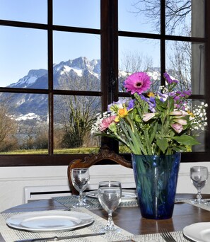 Dining - La Grange de Jean - 3 bedrooms with garden 300m from Lake Annecy (Sévrier)