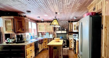 Perfect for Family Reunions and Corporate Groups or as a couples getaway
