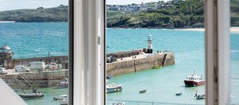 Artists Harbour, St Ives
