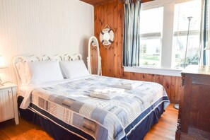 3 chambres, fer et planche à repasser, Wi-Fi, draps fournis