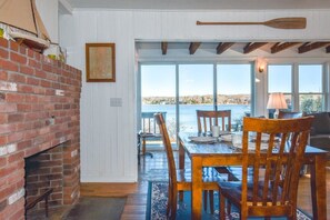 Dining - Waterfront amazing views near beaches! (Eastham)