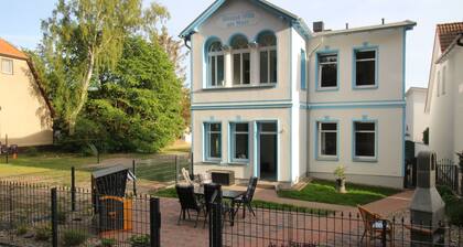 Beachfront apartment w. Terrace, sauna, wallbox, perfect for child+dog, fully fenced
