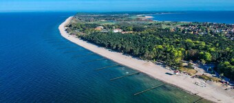 Beachfront apartment w. Terrace, sauna, wallbox, perfect for child+dog, fully fenced