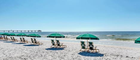 På stranden
