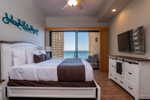 2 bedrooms, in-room safe, iron/ironing board, free WiFi