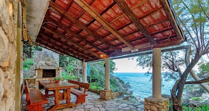 House Hidden Bay