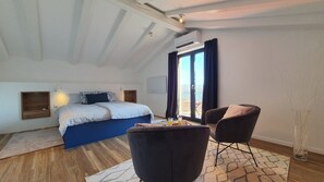 3 Schlafzimmer, Schreibtisch, Bügeleisen/Bügelbrett, Reisekinderbett