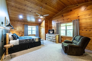 4 bedrooms, iron/ironing board, travel crib, free WiFi