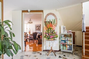 Lobby - Touristic House-"Your Home Away from Home" (Bogotá)