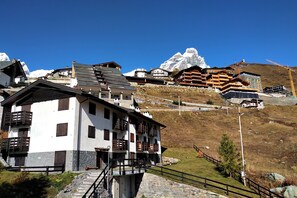 Exterior - Ski chalet Cervinia Martino e Bassi ski-in-ski-out 6 persons sunny balcony wifi (Breuil-Cervinia)