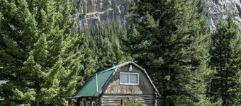 Storm Castle Highlands river cabin