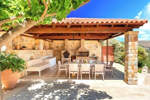 屋外ダイニングエリア