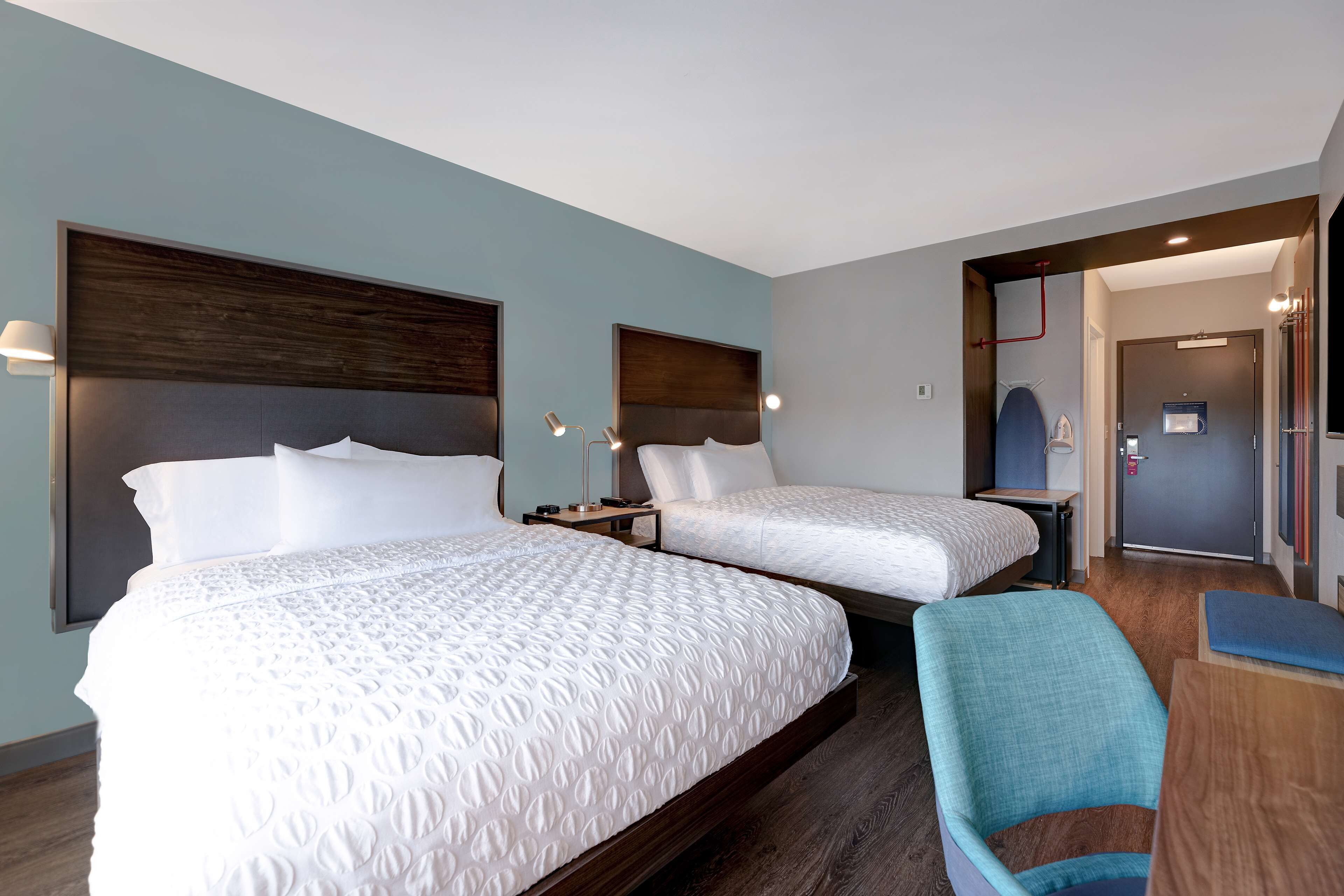 desk, blackout curtains, iron/ironing board, free wifi